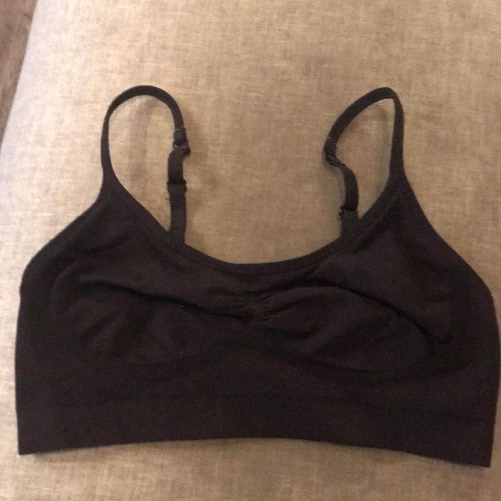 4 for $10 💗💗 Fila black dry fit sports bra